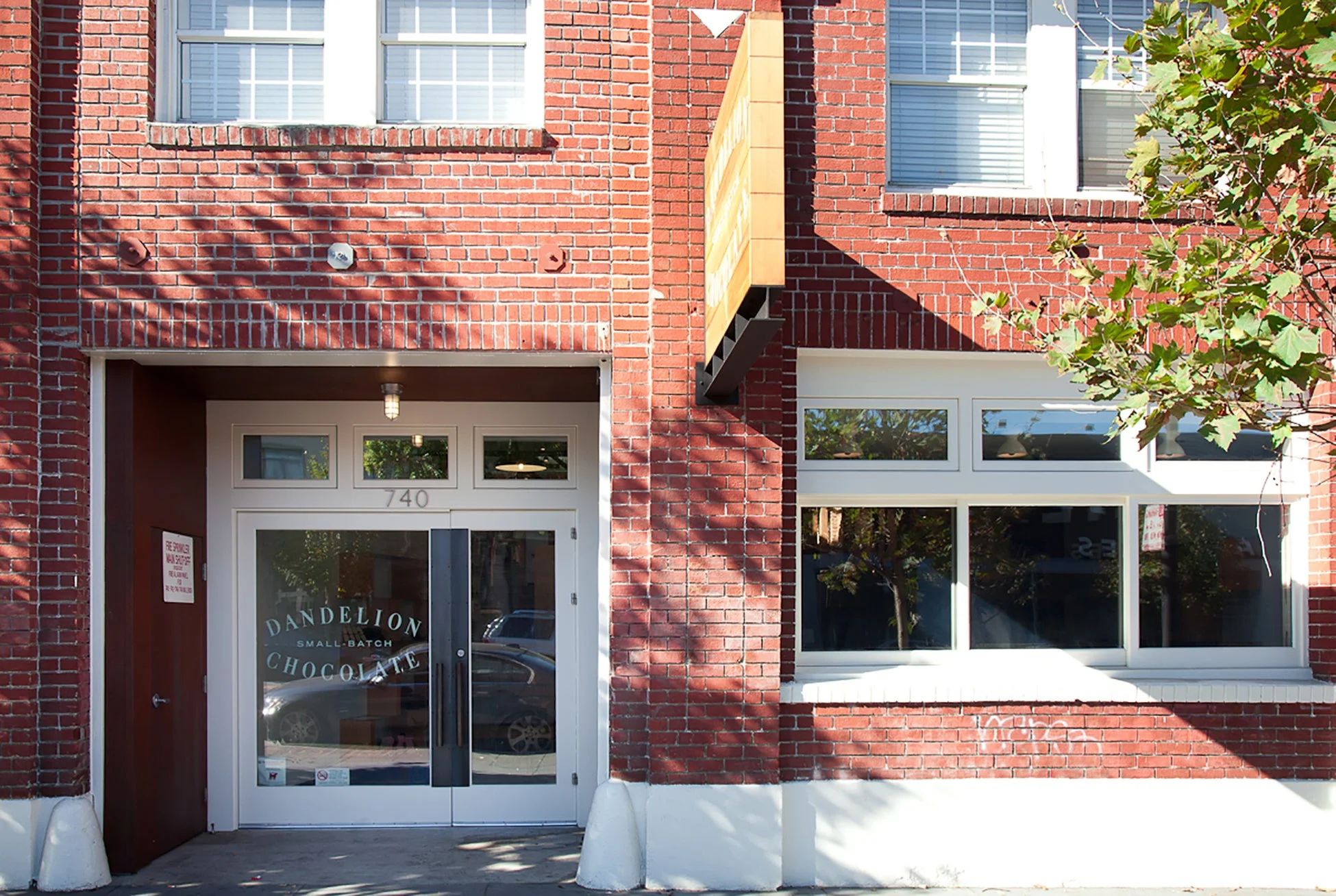 ダンデライオン・チョコレート店舗外観
