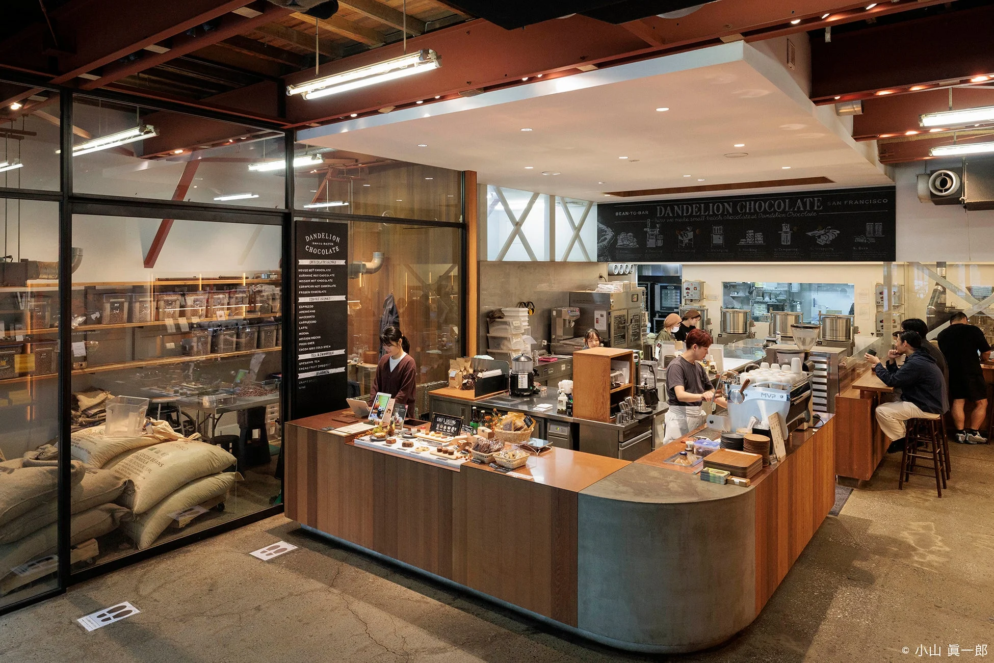 ダンデライオン・チョコレート店舗内観