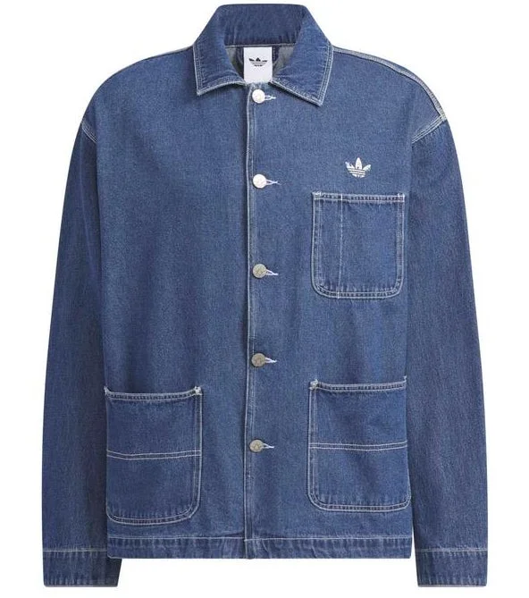 アディダスのトレフォイルロゴが特徴的な、ボタン留めのデニムジャケット